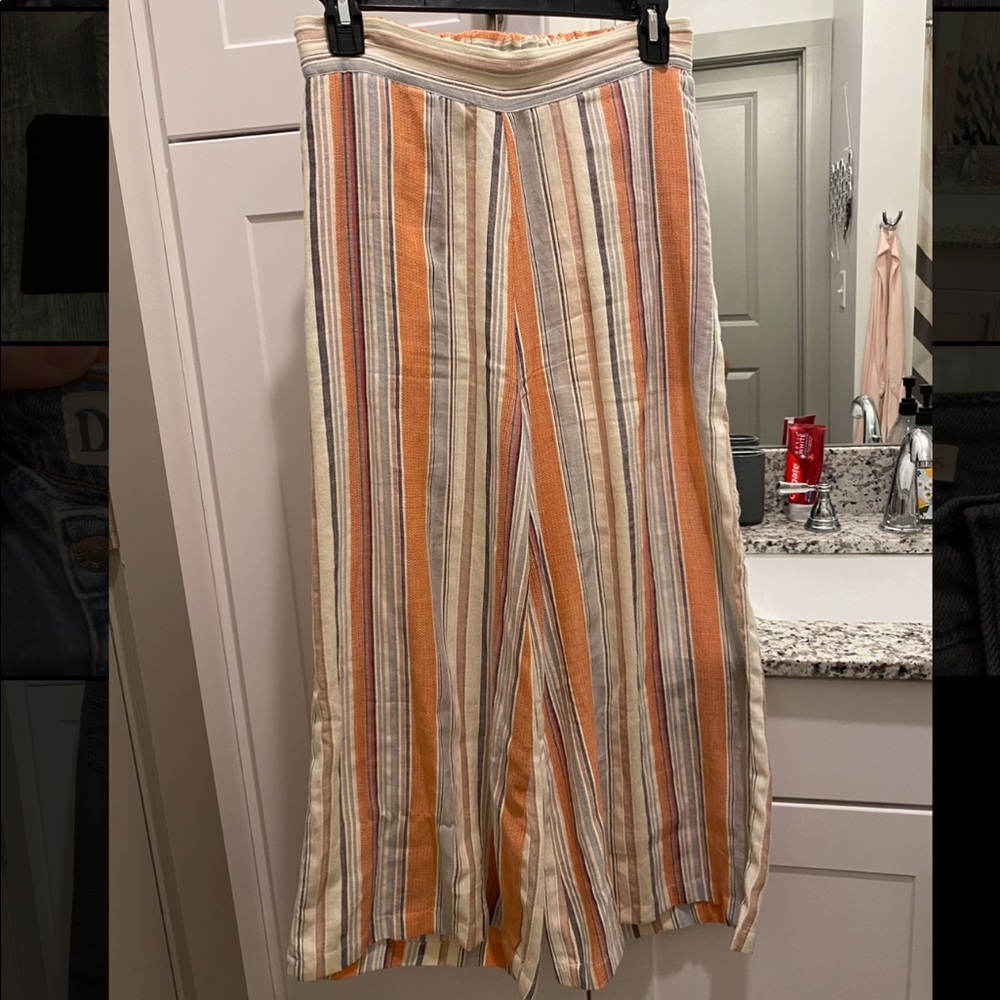 Wide leg multi color ankle length pants with elastic waist band on back